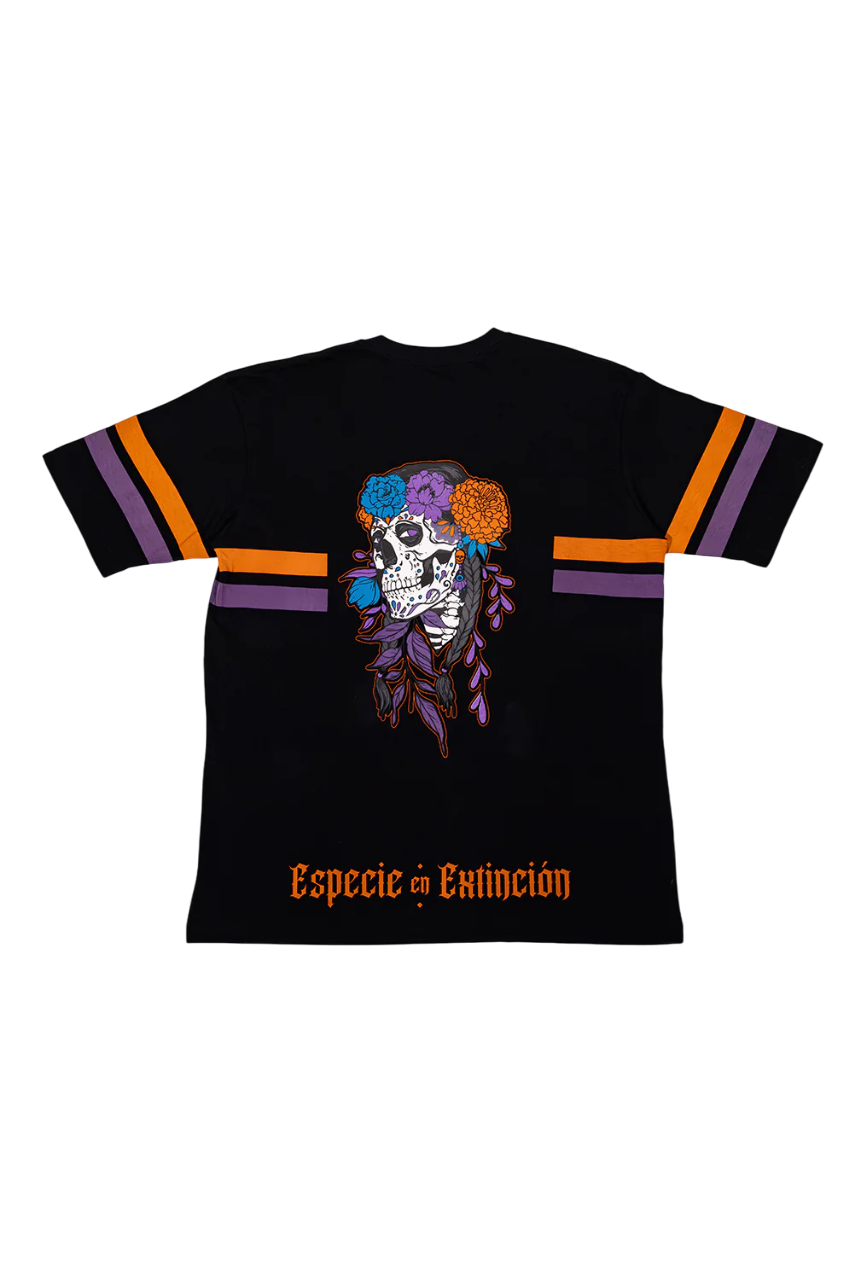 Black unisex oversized T-shirt. EEE