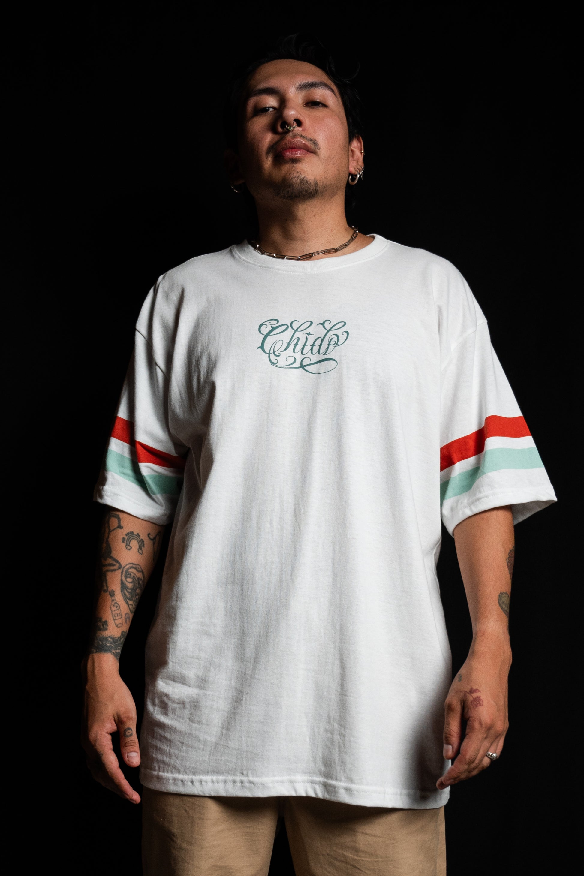 White unisex oversized T-shirt. Amá Chola
