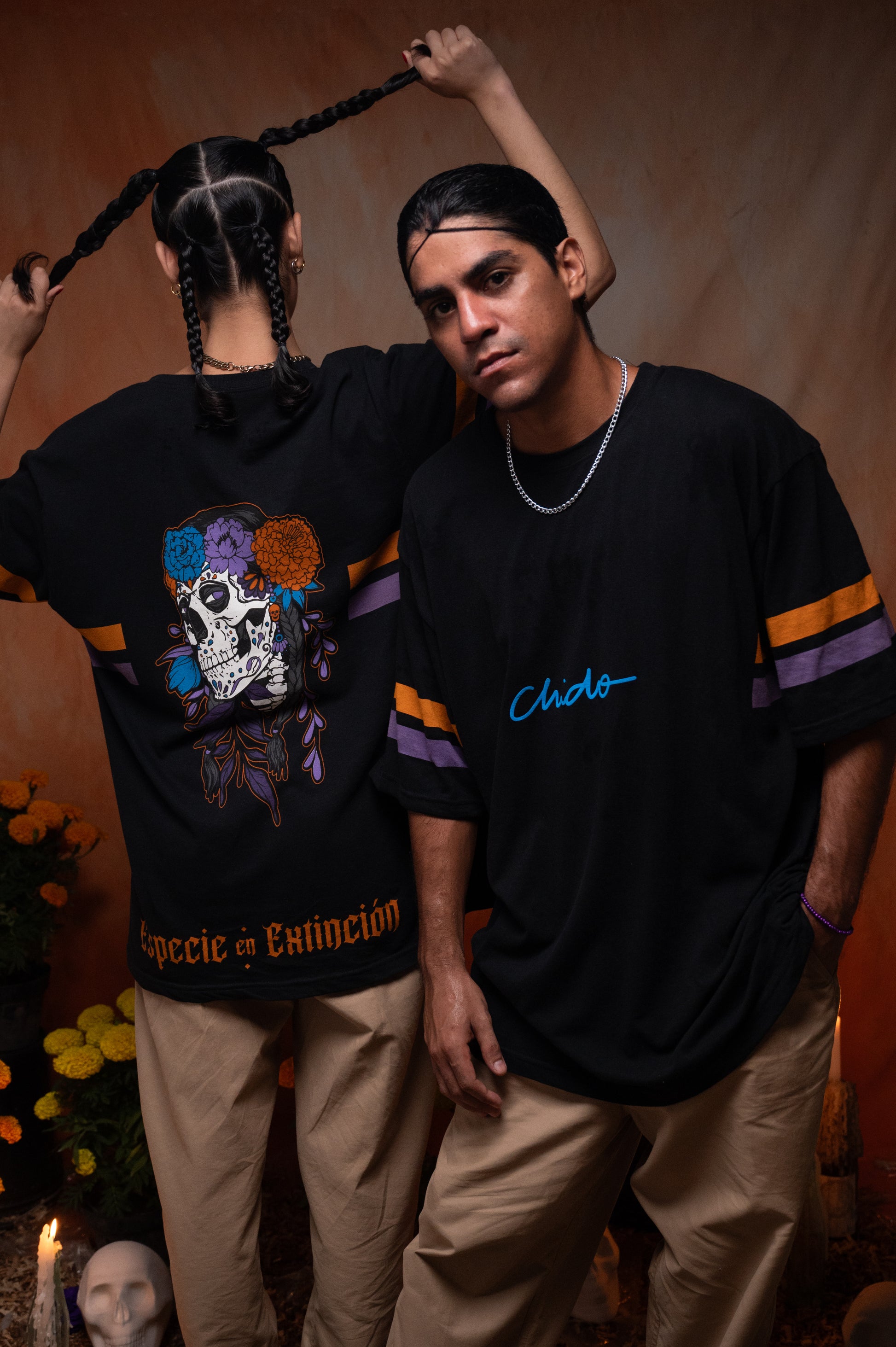 Black unisex oversized T-shirt. EEE