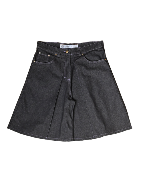 Bermuda negra de mezclilla oversize unisex vista frontal