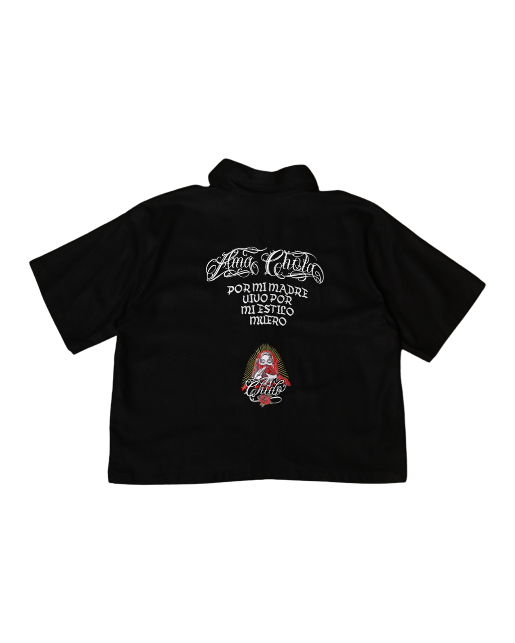 Camisa boxy negra Amá Chola de CHIDO con bordado inspirado en la cultura chola mexicana.