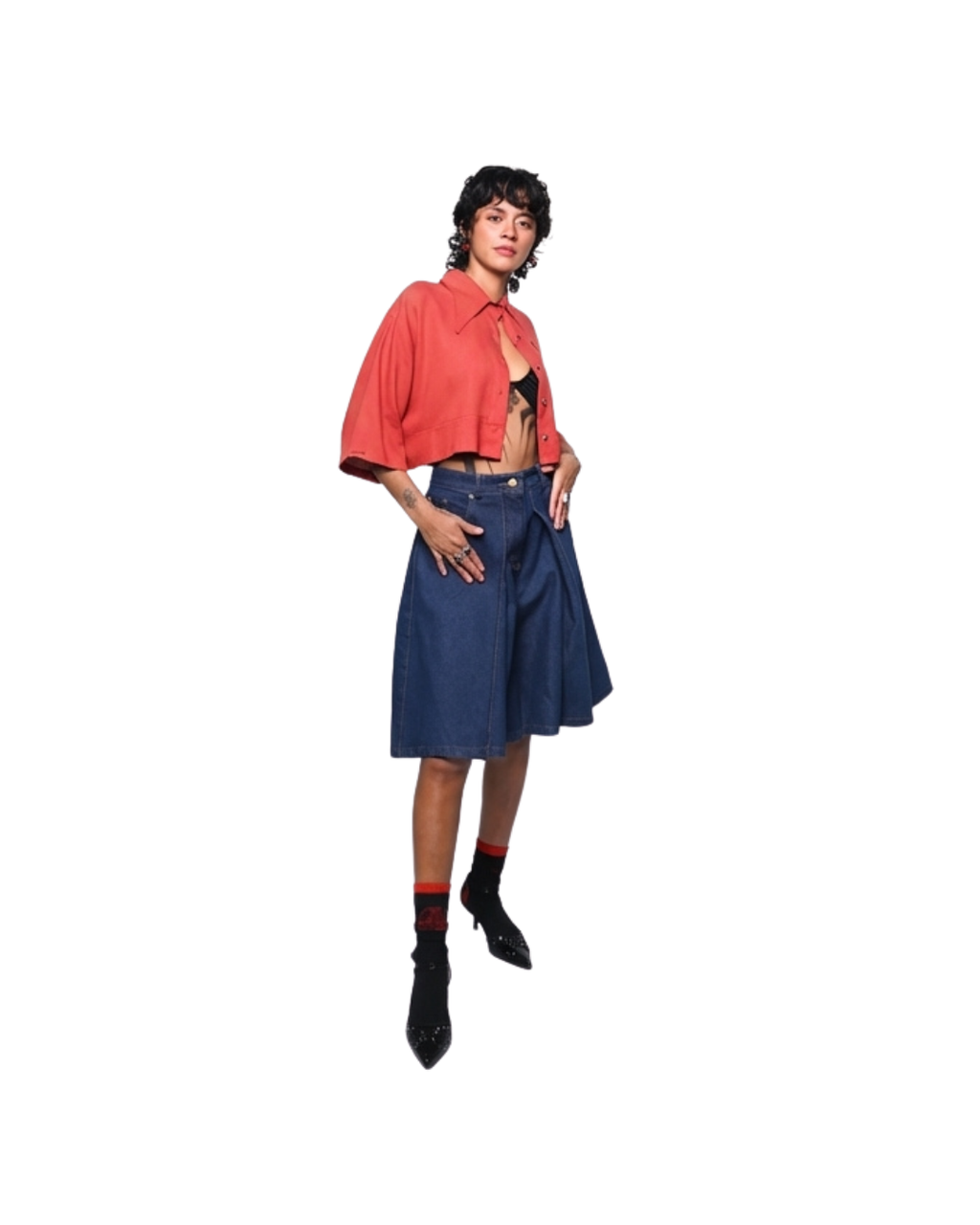 Outfit con camisa de lino roja Crop Signature CHIDO