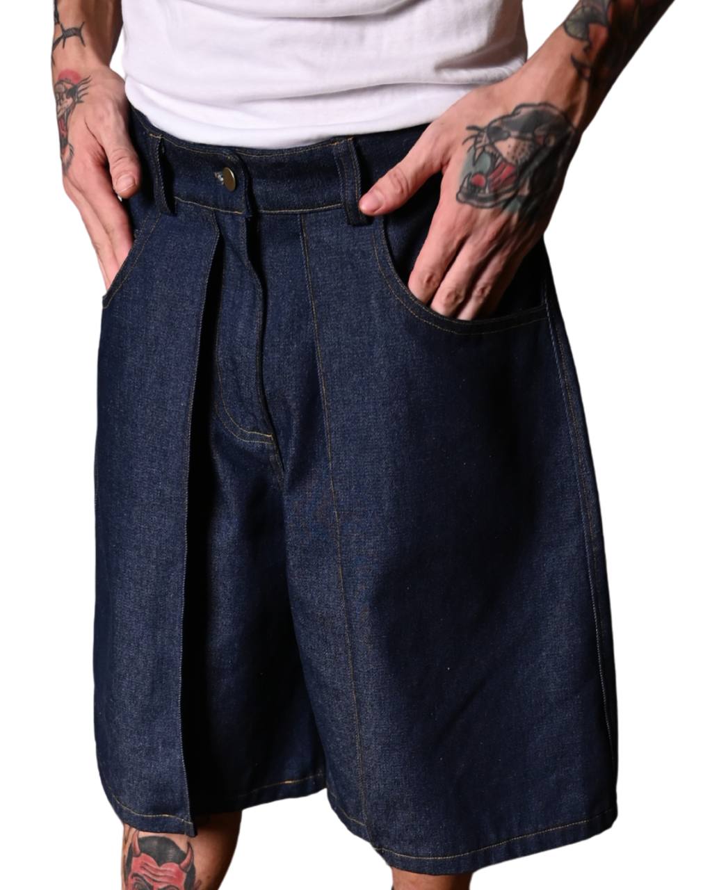 Detalle del corte oversize de los Jorts de Mezclilla Audacia EEE CHIDO