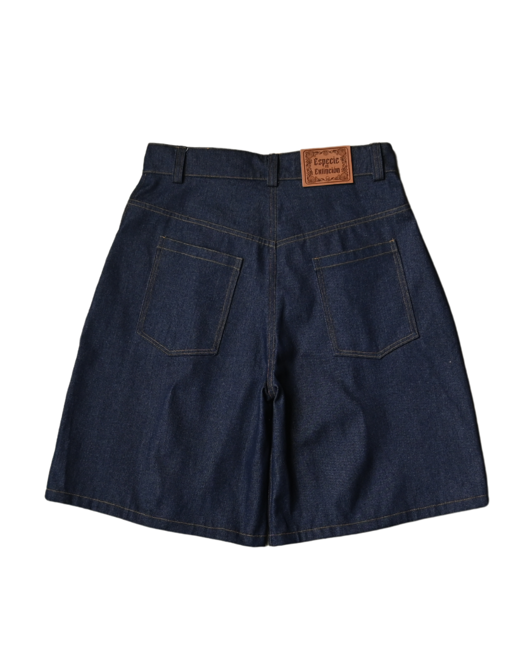 Jorts oversize de mezclilla Audacia EEE CHIDO vista posterior