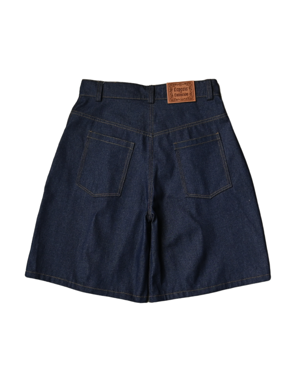 Jorts oversize de mezclilla Audacia EEE CHIDO vista posterior