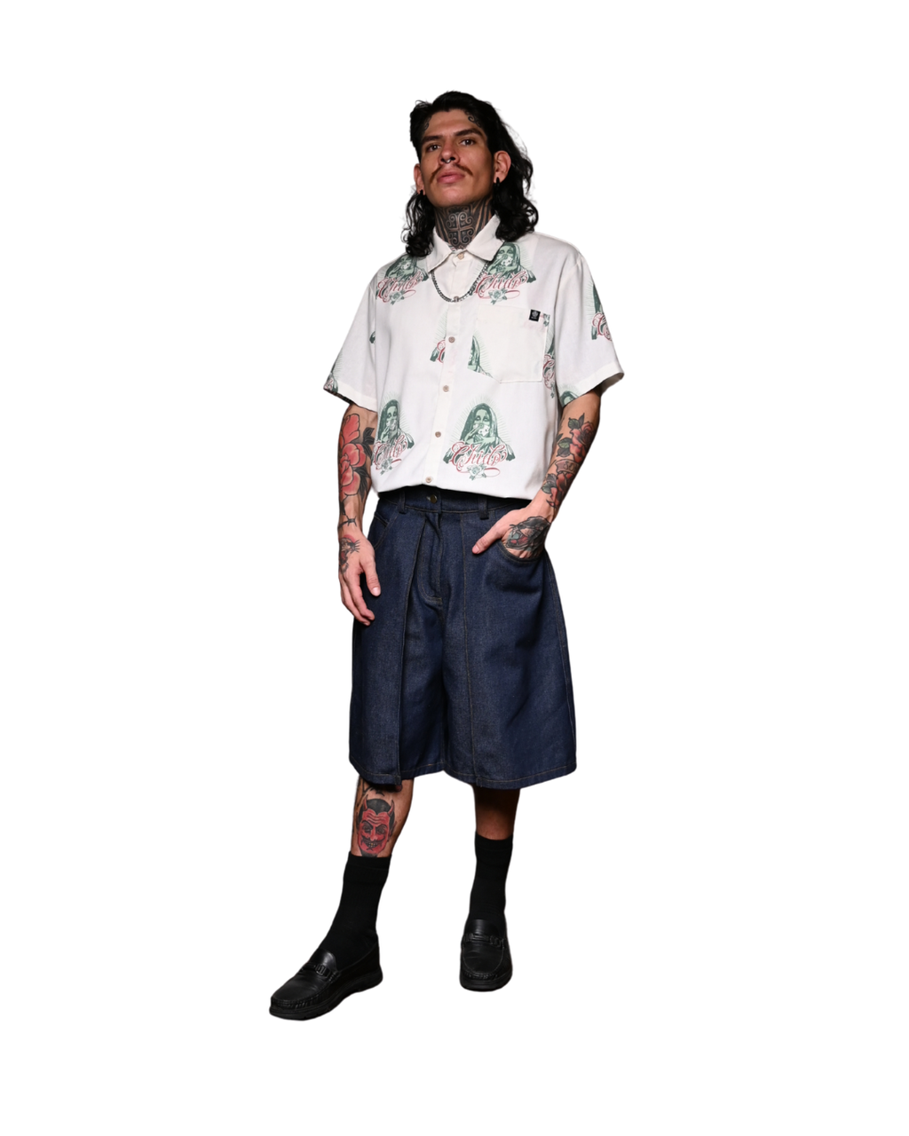 Camisa lino oversize Amá Chola combinada con bermuda audacia denim eee