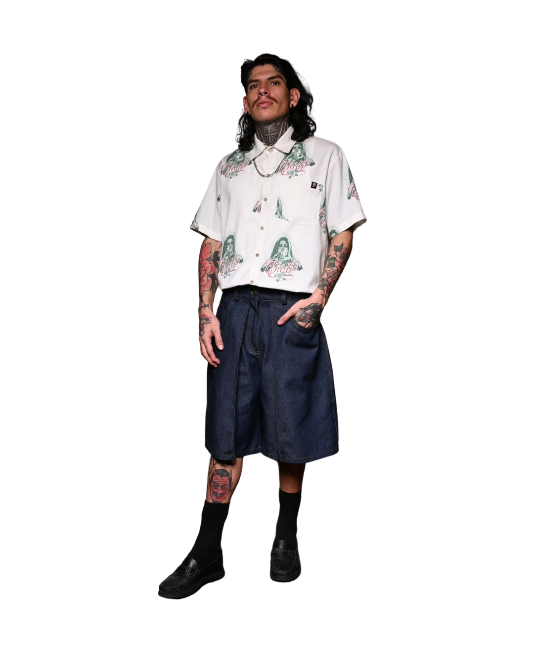 Camisa lino oversize Amá Chola combinada con bermuda audacia denim eee