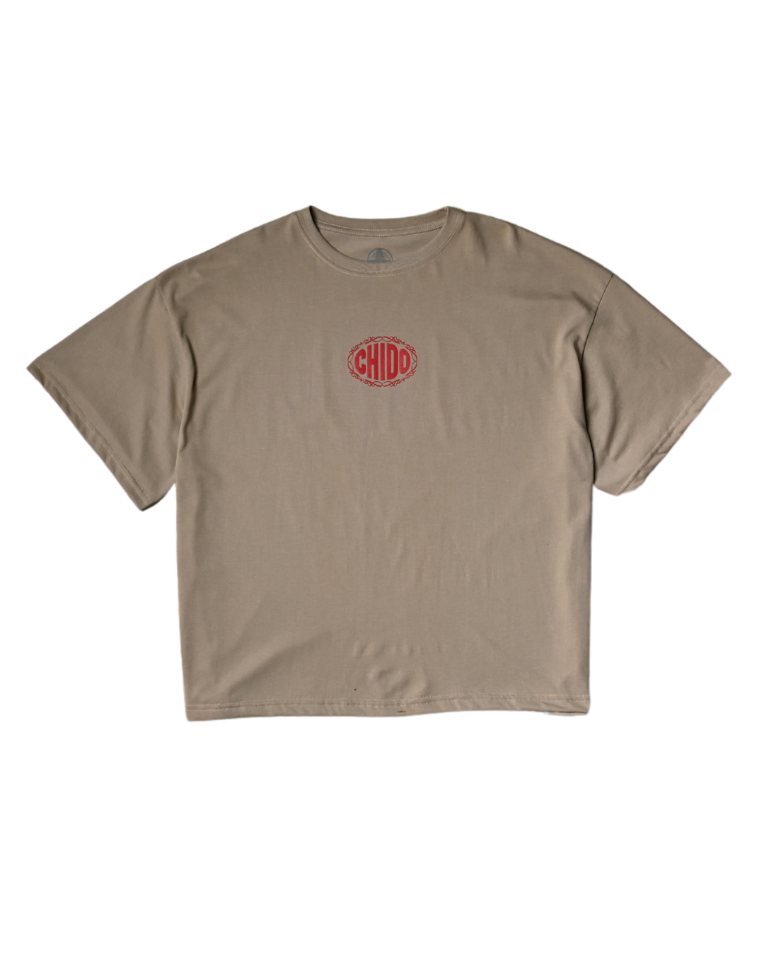 Playera boxy beige CHIDO con logo puff frontal