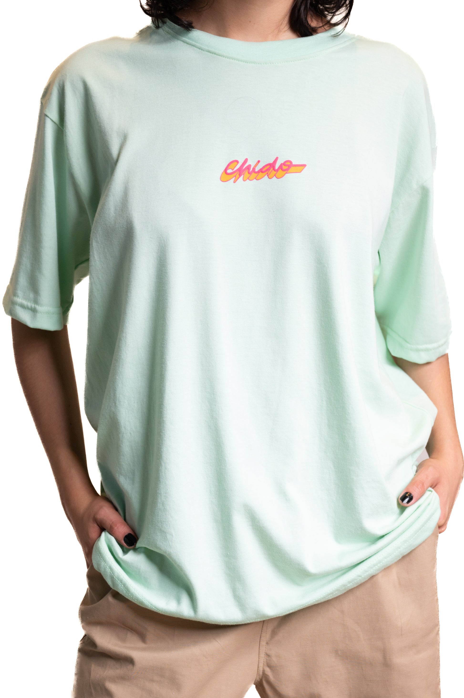 Playera CHIDO oversize con diseño inspirado en Sayulita y cultura urbana