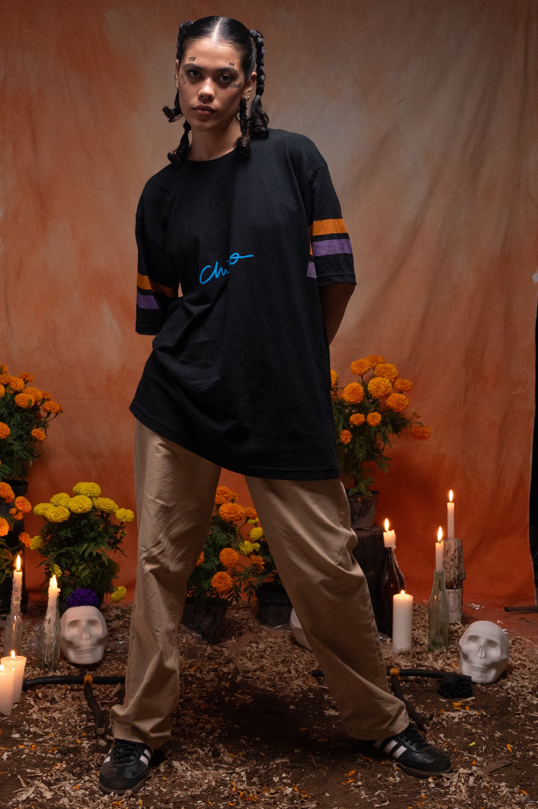 Playera oversize negra CHIDO inspirada en el Día de Muertos y el streetwear mexicano